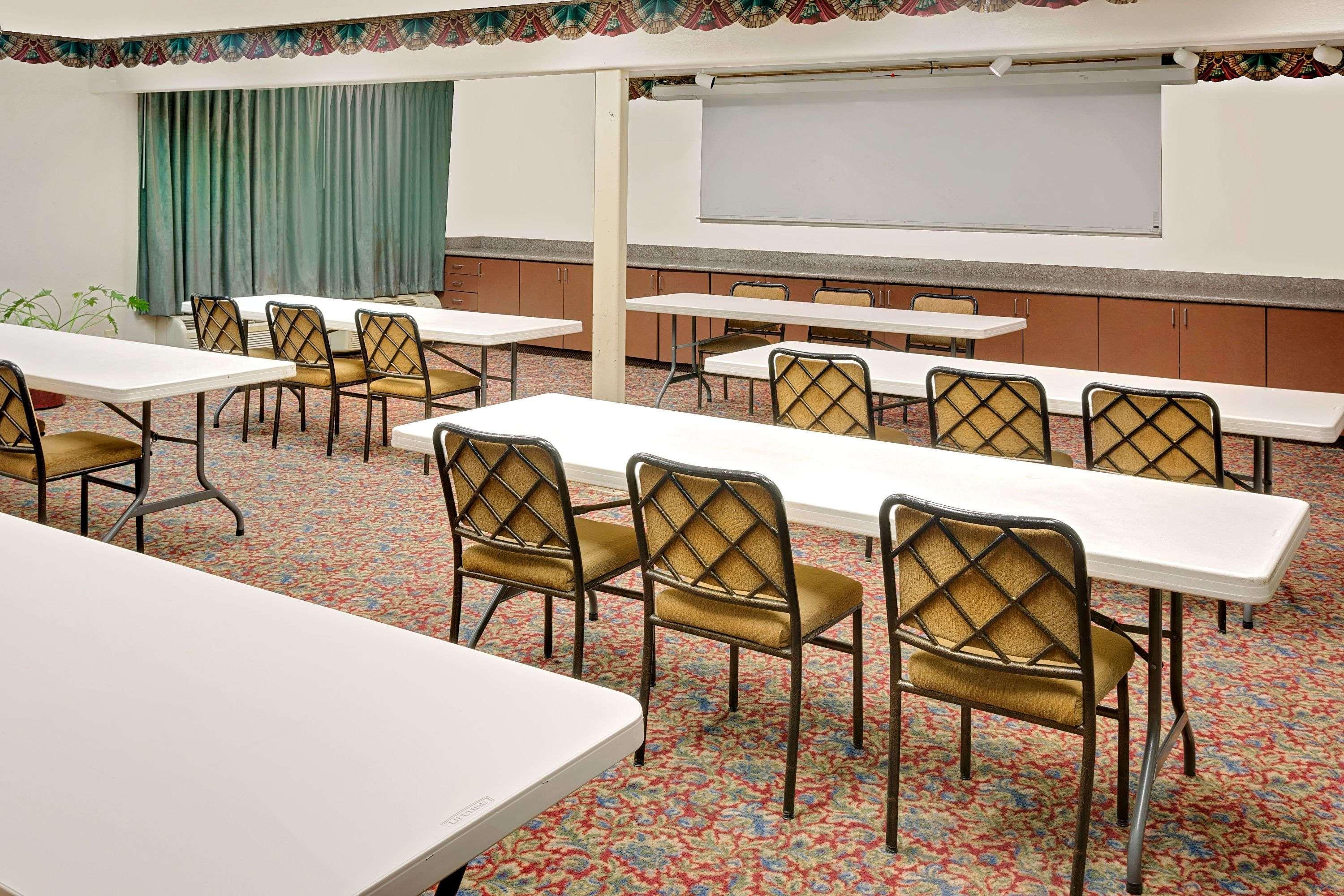 Days Inn & Suites By Wyndham Opelousas Εξωτερικό φωτογραφία